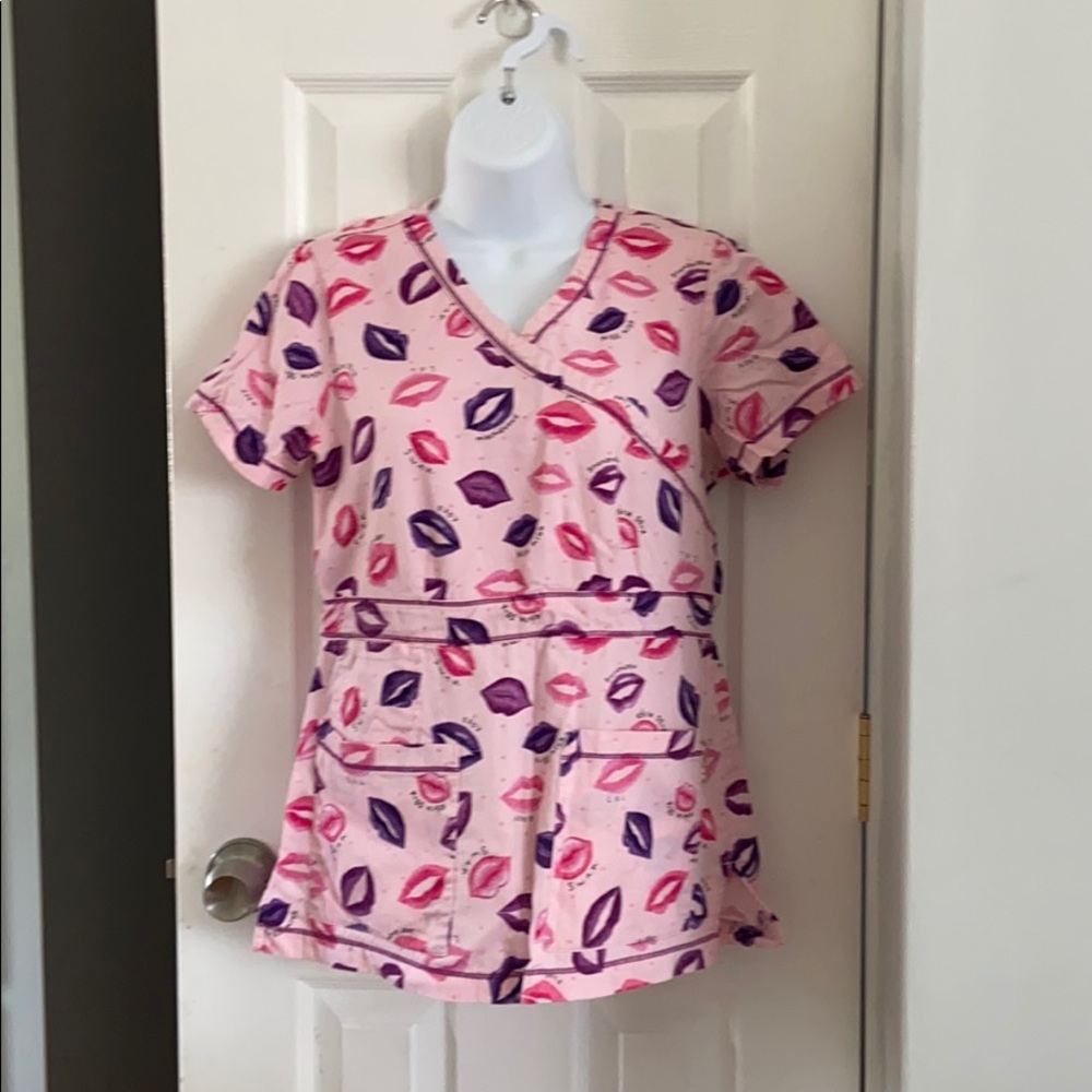 Size small ,print scrub top ,Koi brand